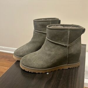 Ugg Classic Femme Mini Wedge (Size 7, Color Slate)